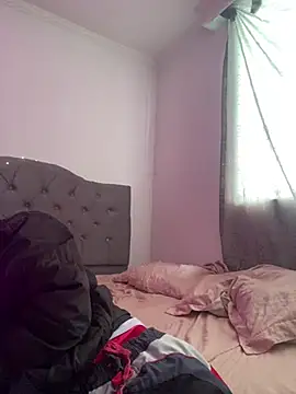 cute emmma online show from April 2026 12:22:01 PM