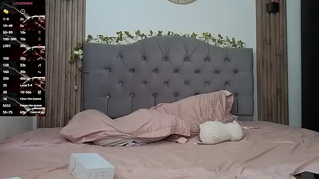 cute emmma online show from May 2026 11:31:02 AM