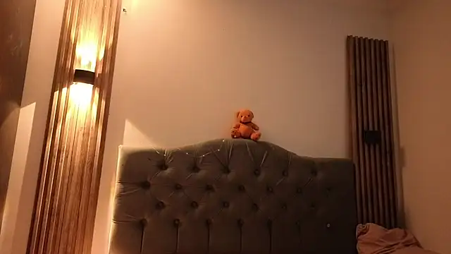 cute emmma online show from April 2026 11:16:01 AM