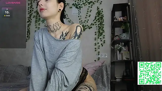 LeonaHinnes online show from February 2026 11:22:01 AM