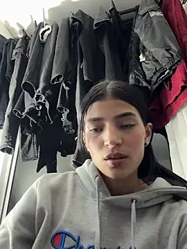 Ema Rose  online show from January 2026 01:44:01 AM