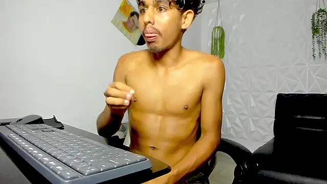 danny hot23  online show from April 2026 07:07:02 PM