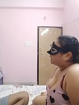 DesiSeductress online show from July 2026 06:05:01 PM