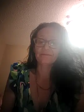 CrownedCuppa online show from April 2026 01:57:01 AM