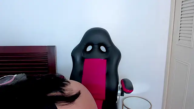 Megansweetcome online show from April 2026 07:17:02 PM