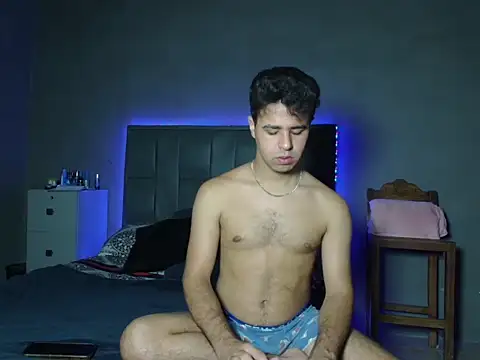 Snapshot of MAXIMILAINO-XXX chatting on February 2026 02:22:01 AM MAXIMILAINO-XXX online show from February 2026 02:22:01 AM