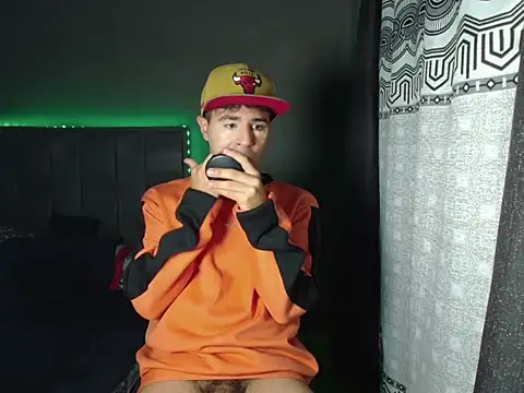 Snapshot of MAXIMILAINO-XXX chatting on February 2026 11:44:02 PM MAXIMILAINO-XXX online show from February 2026 11:44:02 PM