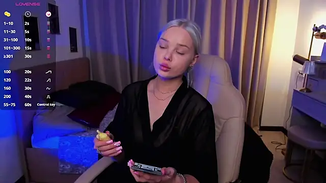 Leslie Caronn online show from March 2026 07:32:02 AM