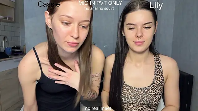 Snapshot of girls_secrets chatting on March 2026 10:34:01 AM girls secrets online show from March 2026 10:34:01 AM