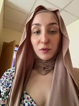 LuxBrunette  online show from June 2026 04:28:01 AM