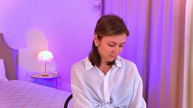 Snapshot of EmeraldGlow chatting on February 2026 02:38:02 PM EmeraldGlow online show from February 2026 02:38:02 PM