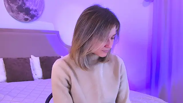 Snapshot of EmeraldGlow chatting on February 2026 02:40:01 PM EmeraldGlow online show from February 2026 02:40:01 PM