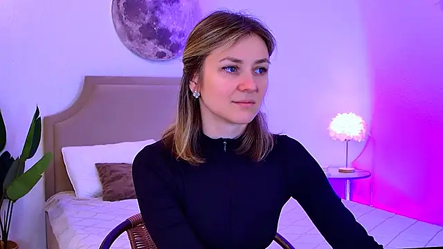 Snapshot of EmeraldGlow chatting on February 2026 02:39:01 PM EmeraldGlow online show from February 2026 02:39:01 PM