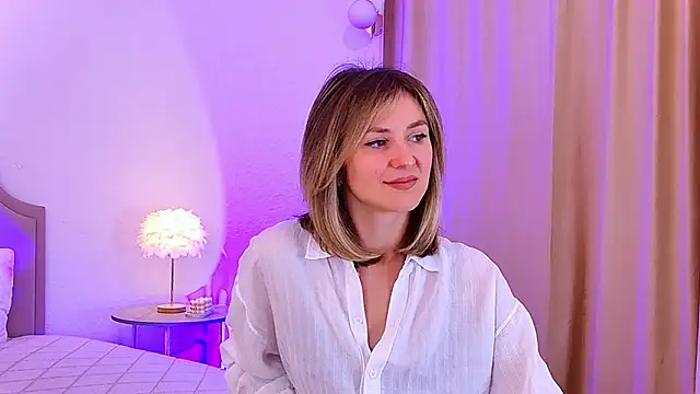 Snapshot of EmeraldGlow chatting on February 2026 02:59:01 PM EmeraldGlow online show from February 2026 02:59:01 PM