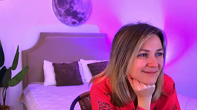 Snapshot of EmeraldGlow chatting on February 2026 02:41:01 PM EmeraldGlow online show from February 2026 02:41:01 PM