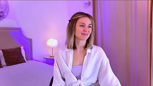 Snapshot of EmeraldGlow chatting on January 2026 02:43:02 PM EmeraldGlow online show from January 2026 02:43:02 PM