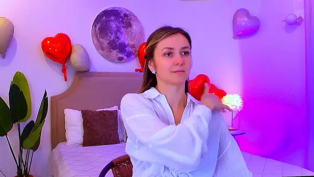 Snapshot of EmeraldGlow chatting on February 2026 02:49:01 PM EmeraldGlow online show from February 2026 02:49:01 PM