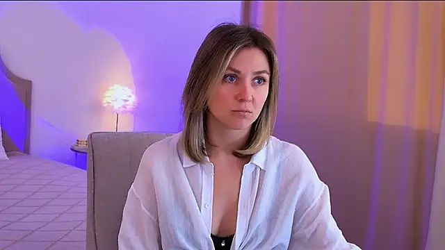 EmeraldGlow online show from March 2026 02:33:01 PM