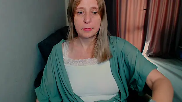 Snapshot of MiLenaMilf chatting on June 2026 05:29:02 AM MiLenaMilf online show from June 2026 05:29:02 AM