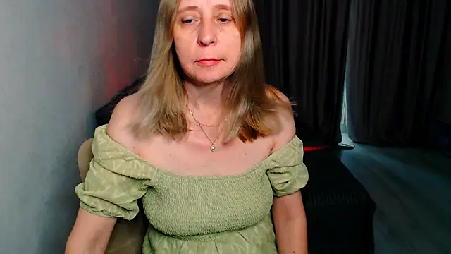Snapshot of MiLenaMilf chatting on May 2026 07:47:01 AM MiLenaMilf online show from May 2026 07:47:01 AM