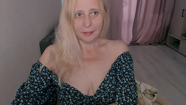 Snapshot of MiLenaMilf chatting on October 2025 06:36:02 AM MiLenaMilf online show from October 2025 06:36:02 AM