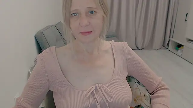 Snapshot of MiLenaMilf chatting on November 2025 04:06:02 AM MiLenaMilf online show from November 2025 04:06:02 AM