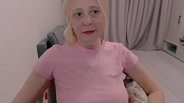 Snapshot of MiLenaMilf chatting on October 2025 04:55:02 AM MiLenaMilf online show from October 2025 04:55:02 AM