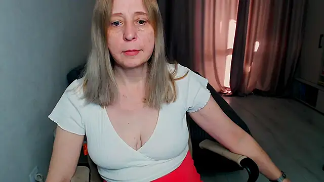 Snapshot of MiLenaMilf chatting on April 2026 05:23:01 AM MiLenaMilf online show from April 2026 05:23:01 AM