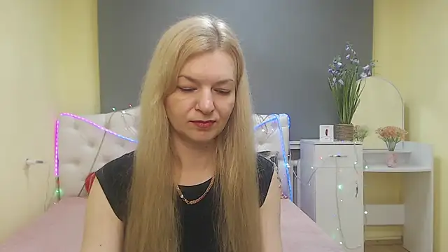 Snapshot of MelissaTyler chatting on May 2026 05:28:02 AM MelissaTyler online show from May 2026 05:28:02 AM