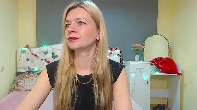 Snapshot of MelissaTyler chatting on April 2026 05:32:01 AM MelissaTyler online show from April 2026 05:32:01 AM