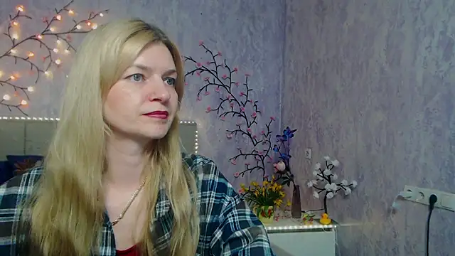 Snapshot of MelissaTyler chatting on April 2026 11:57:02 AM MelissaTyler online show from April 2026 11:57:02 AM