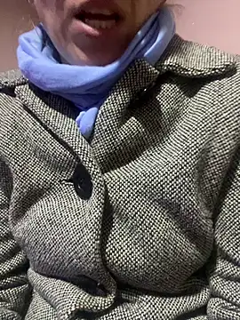 Snapshot of SexyMamiVee chatting on January 2026 09:35:01 AM SexyMamiVee online show from January 2026 09:35:01 AM