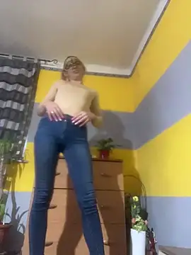 SexyMamiVee online show from April 2026 04:47:02 PM