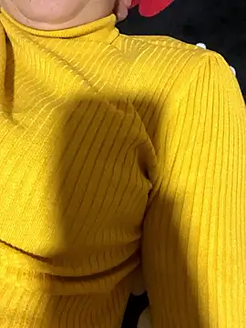 Snapshot of SexyMamiVee chatting on January 2026 12:22:02 PM SexyMamiVee online show from January 2026 12:22:02 PM