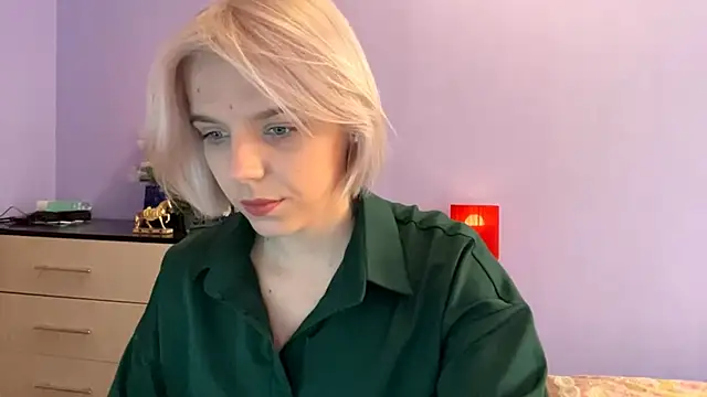 Scarlet cat online show from January 2026 06:18:01 AM