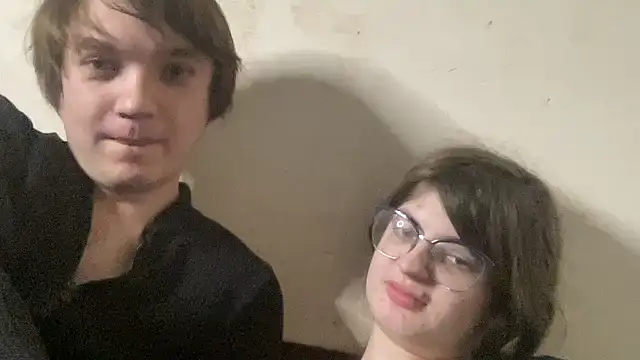 GoldenPairX online show from December 2025 04:07:01 PM