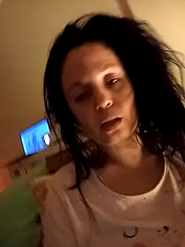 Snapshot of EdgedSleeve chatting on March 2026 08:24:01 PM EdgedSleeve online show from March 2026 08:24:01 PM