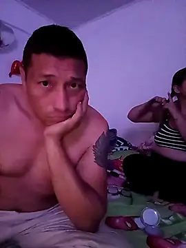 pareja latina1483 online show from January 2026 11:00:01 PM