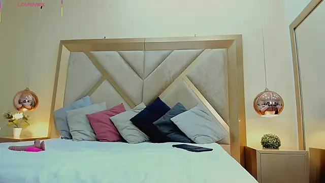 ElenaWatsonn online show from March 2026 07:49:01 PM