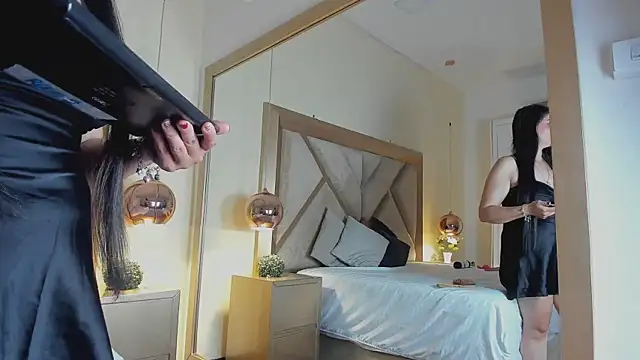 ElenaWatsonn online show from April 2026 10:11:01 PM