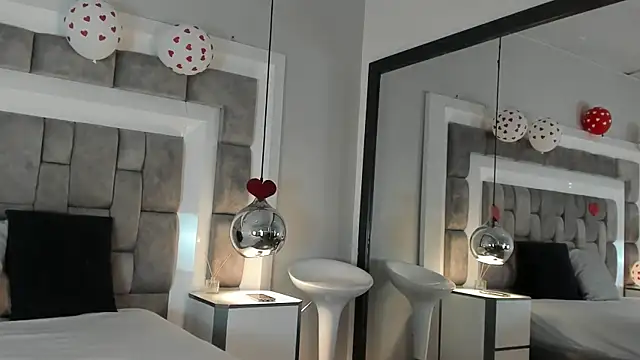 ElenaWatsonn online show from February 2026 07:58:01 PM