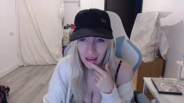 BarbieBlondieGirl online show from February 2026 06:04:02 PM