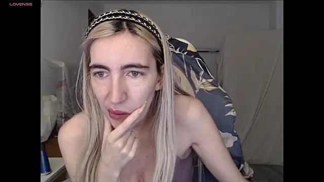 BarbieBlondieGirl online show from May 2026 02:11:02 PM