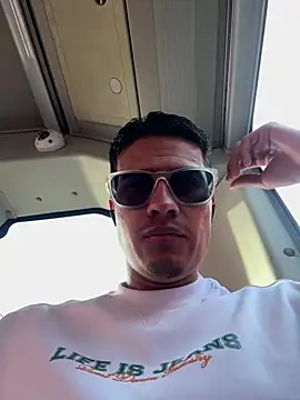 Latin Paisa Boy online show from February 2026 01:00:02 PM