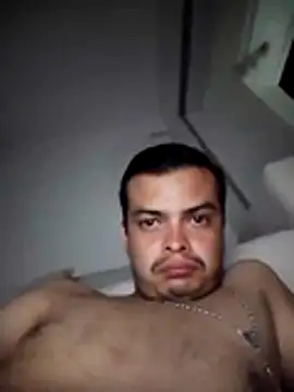soytorres92 online show from May 2026 05:49:01 AM
