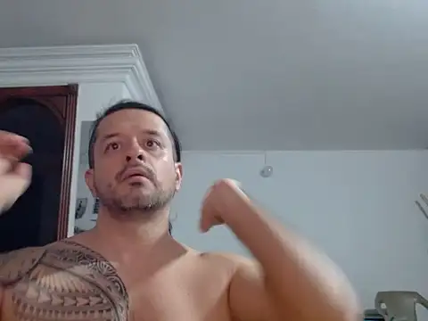 gonzzohunterr online show from May 2026 01:02:01 AM