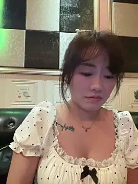 Molly-xiao online show from May 2026 12:02:02 PM