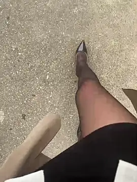 Molly-xiao online show from April 2026 06:48:01 AM