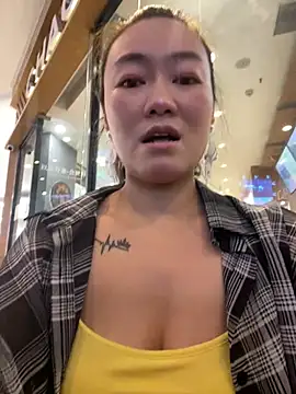 Molly-xiao online show from May 2026 09:04:01 AM