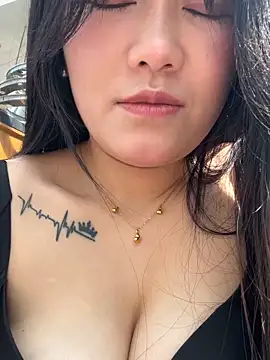 Molly-xiao online show from February 2026 05:14:02 AM